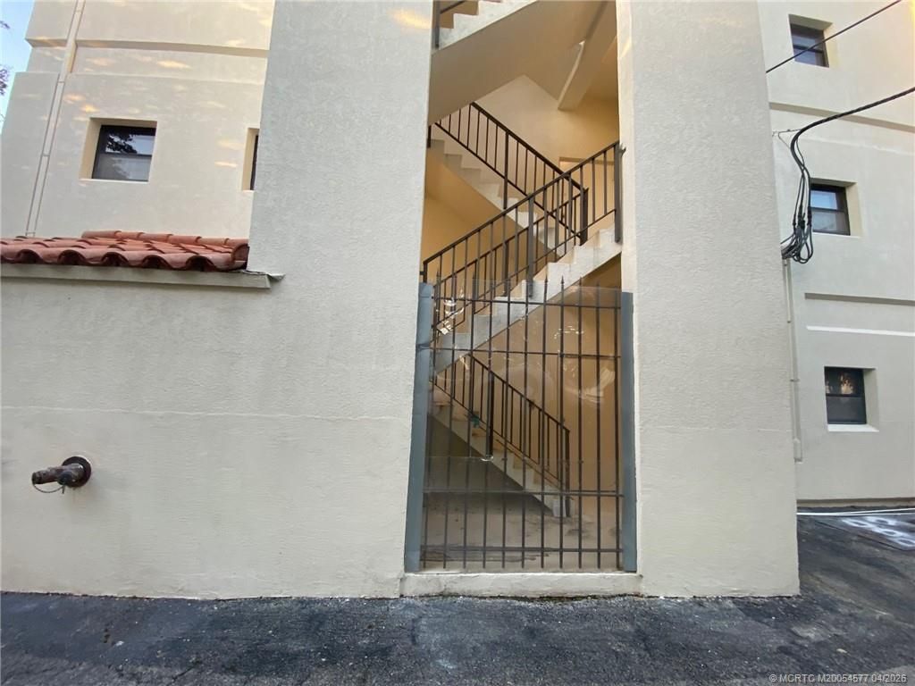 528 SE Osceola Street, Unit B1, Stuart, FL 34994 Photo
