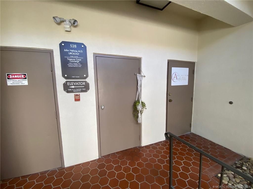 528 SE Osceola Street, Unit B1, Stuart, FL 34994 Photo