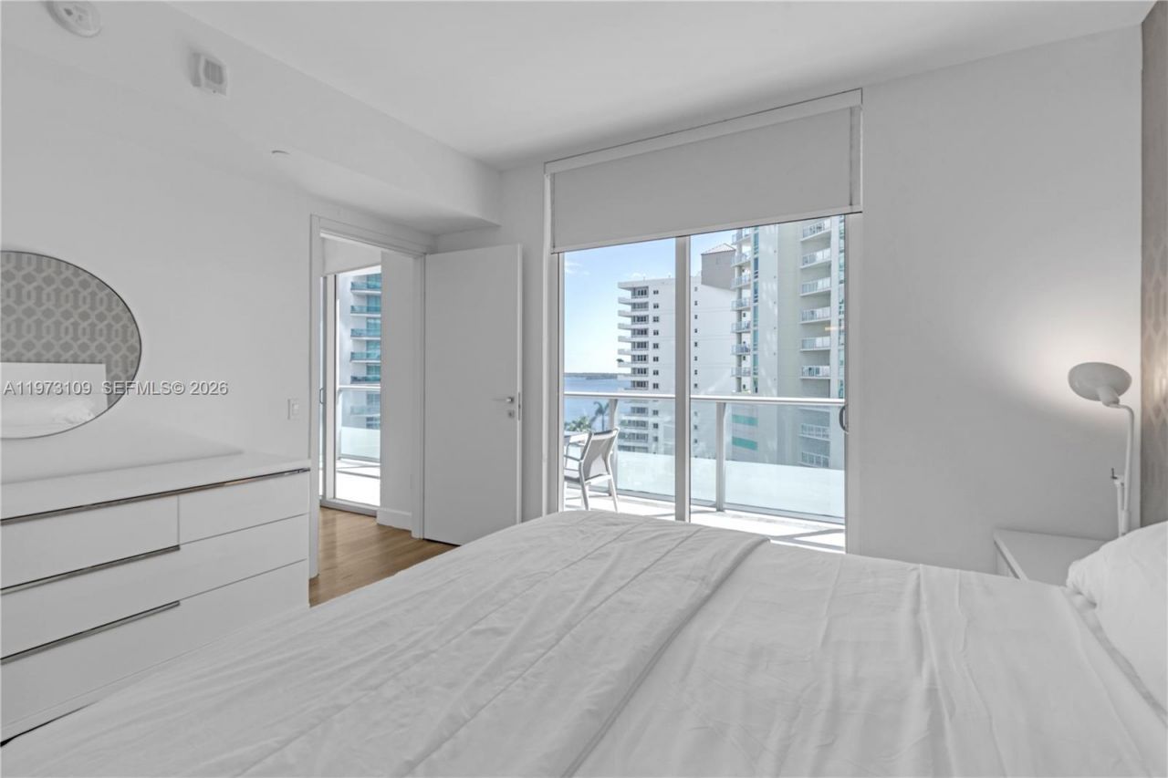 1300 Brickell Bay Dr , Unit 903, Miami, FL 33131 Photo