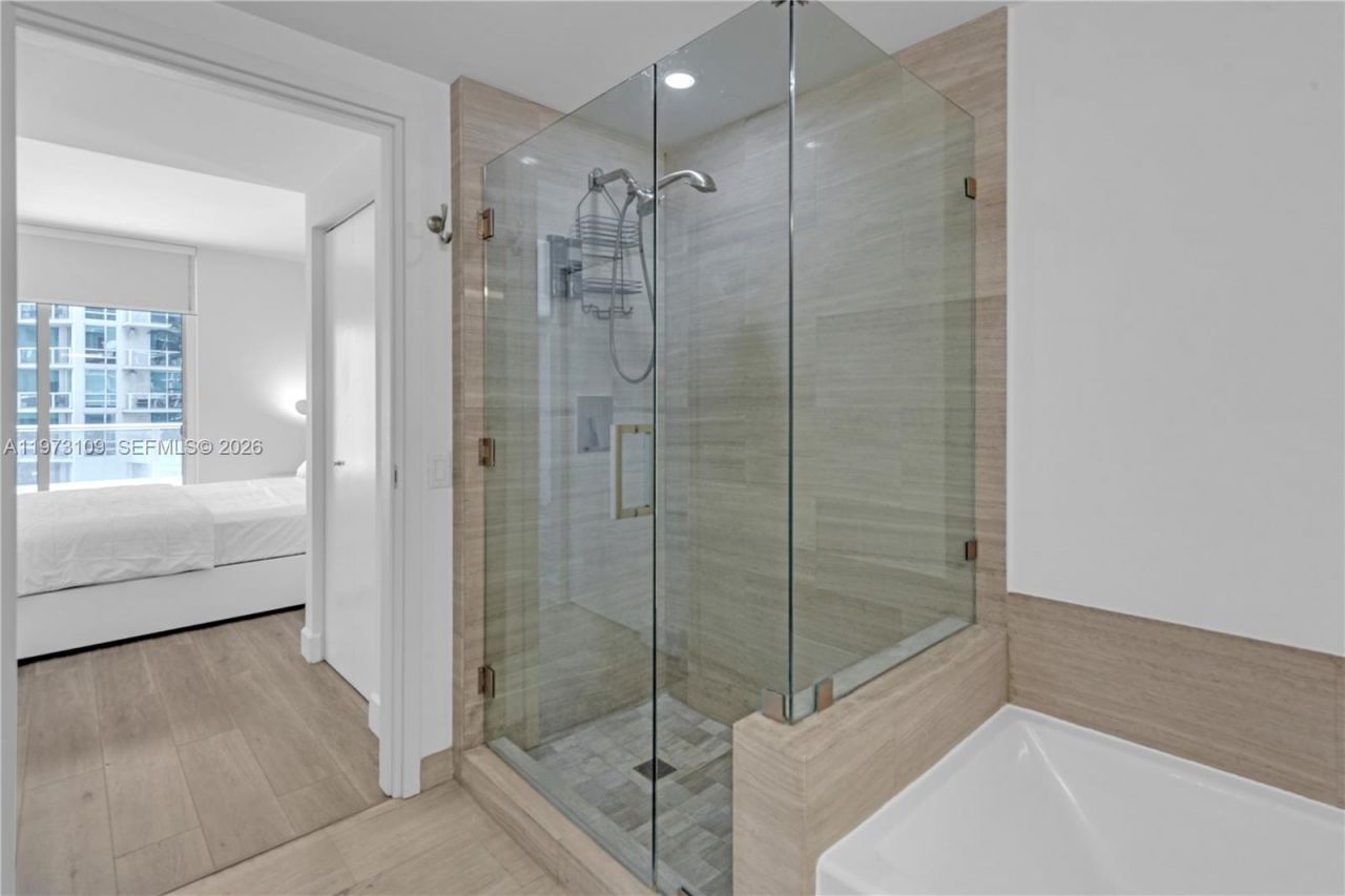 1300 Brickell Bay Dr , Unit 903, Miami, FL 33131 Photo