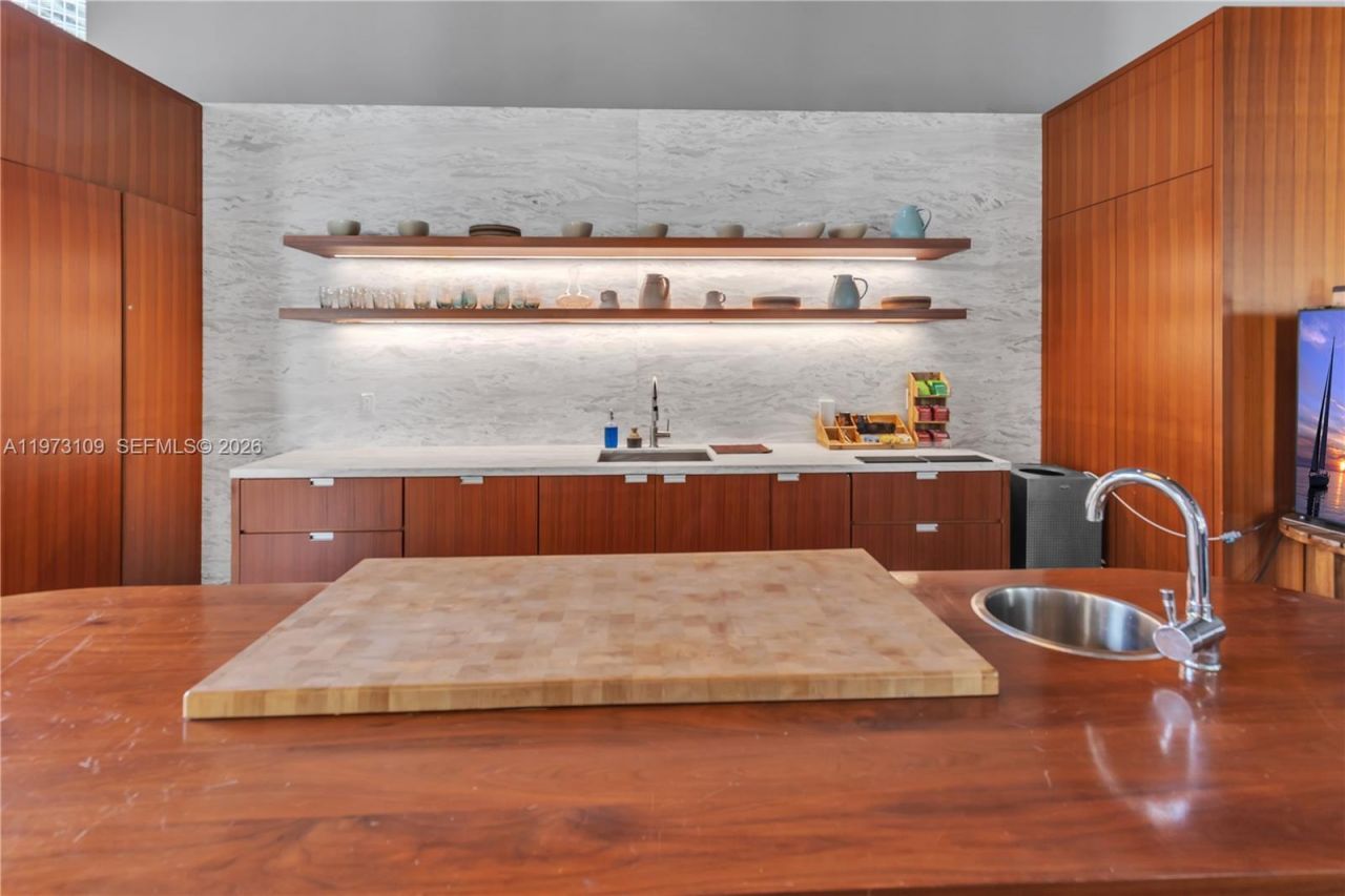 1300 Brickell Bay Dr , Unit 903, Miami, FL 33131 Photo