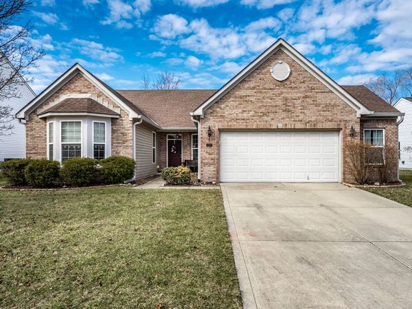 2230 Southlake Avenue E, Greenwood, IN 46143