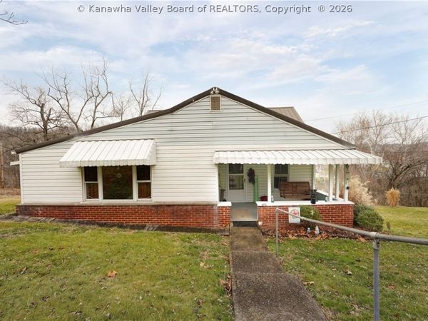 140 Roberts Road, Dunbar, WV 25064