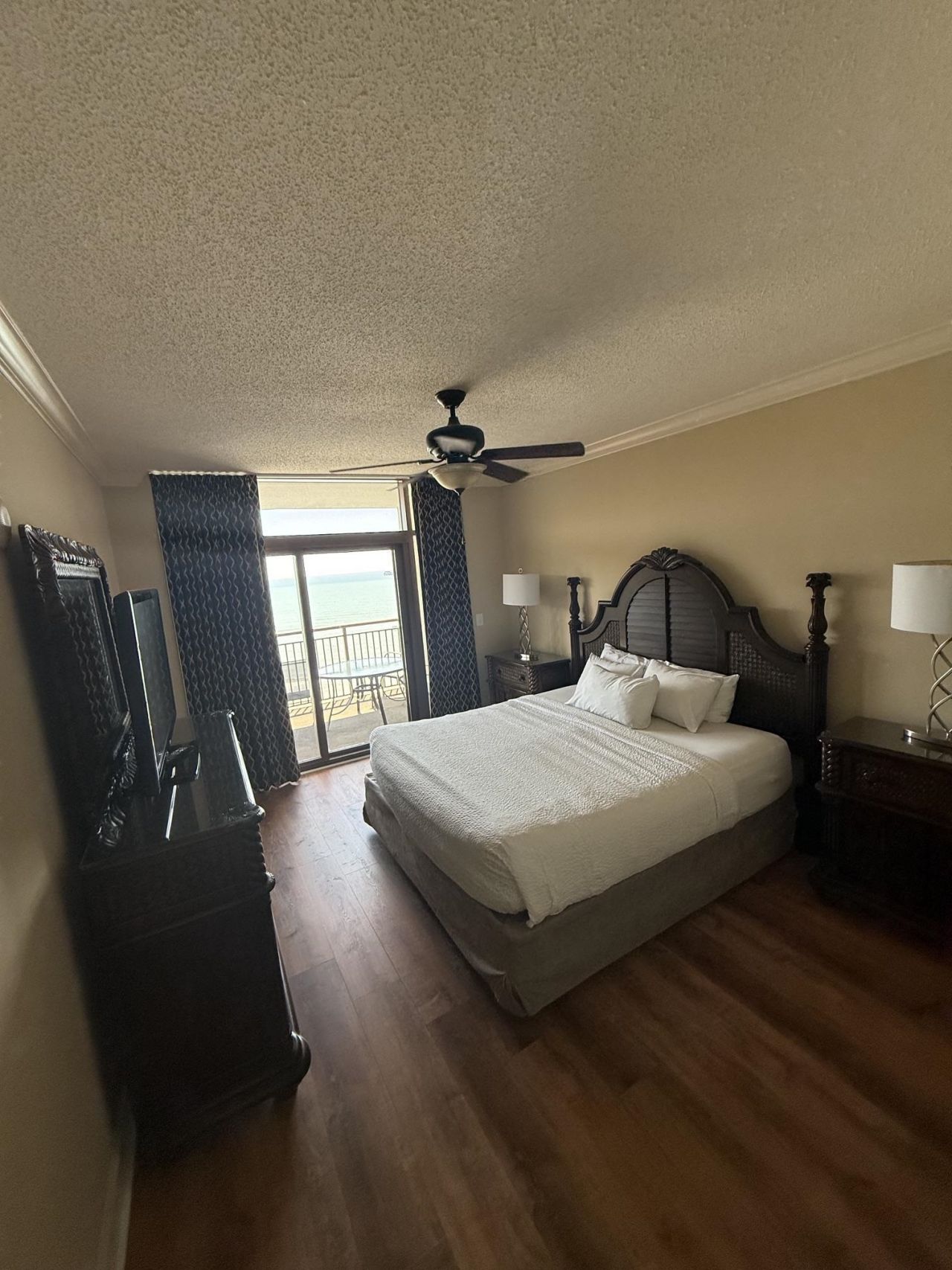 100 North Beach Blvd. Photo 15