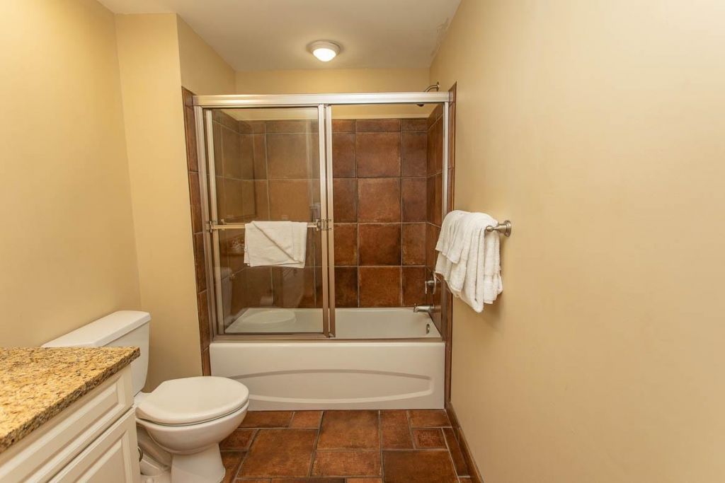 100 North Beach Blvd. Photo 15