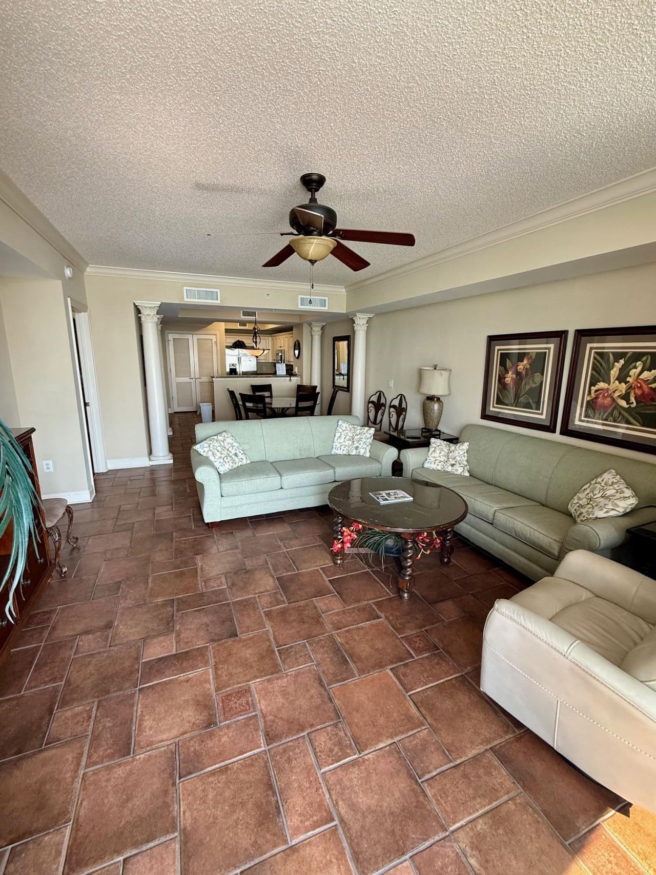 100 North Beach Blvd. Photo 4