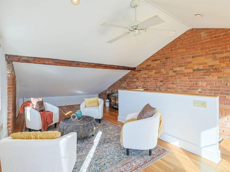 323 Milton Street, Cincinnati, OH 45202 Photo 11