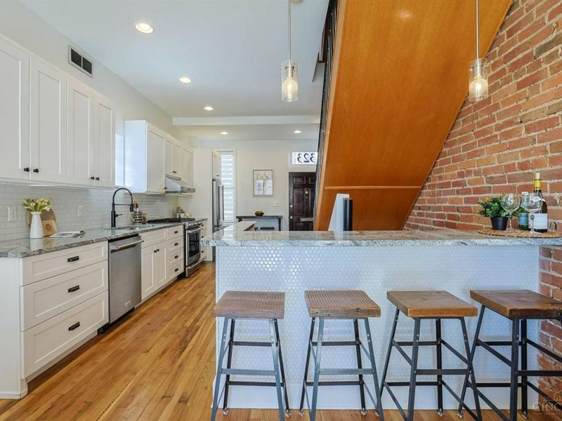 323 Milton Street, Cincinnati, OH 45202 Photo 14