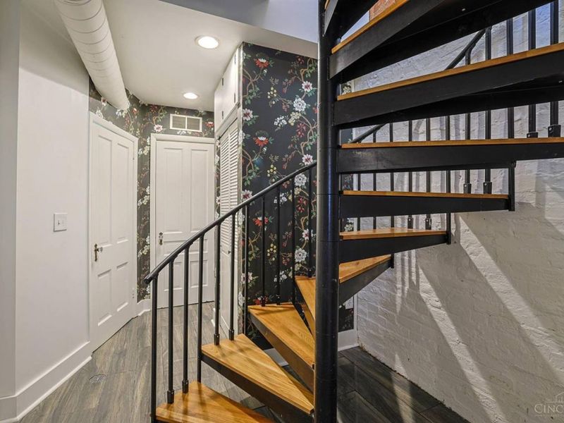 323 Milton Street, Cincinnati, OH 45202 Photo 32