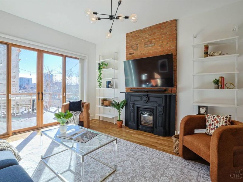 323 Milton Street, Cincinnati, OH 45202 Photo 8