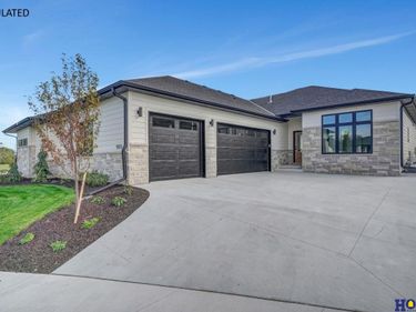 9207 Triana Lane, Lincoln, NE 68520