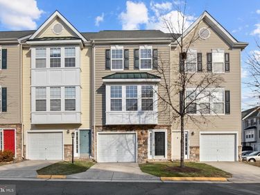 22941 FONTWELL SQUARE, STERLING, VA 20166