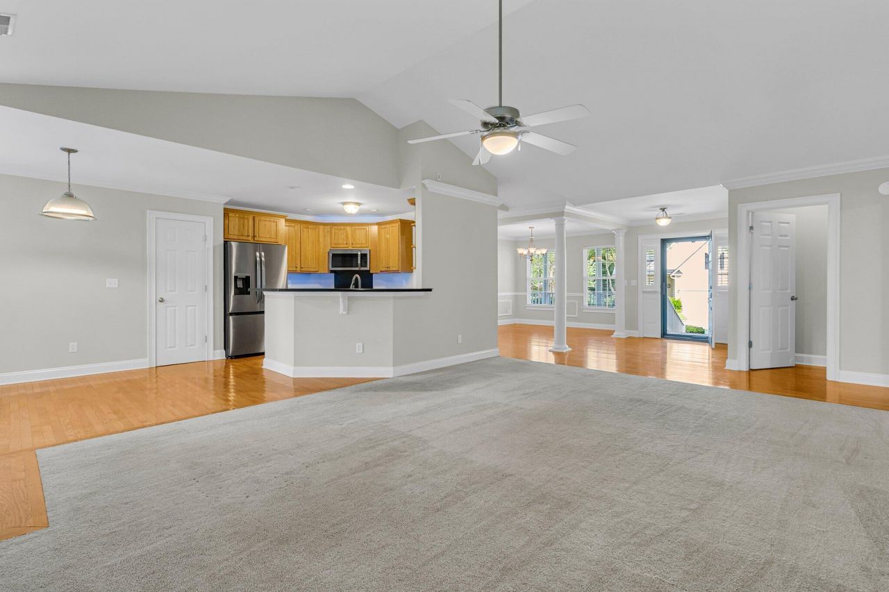 8618 Woodland Walk Photo 11