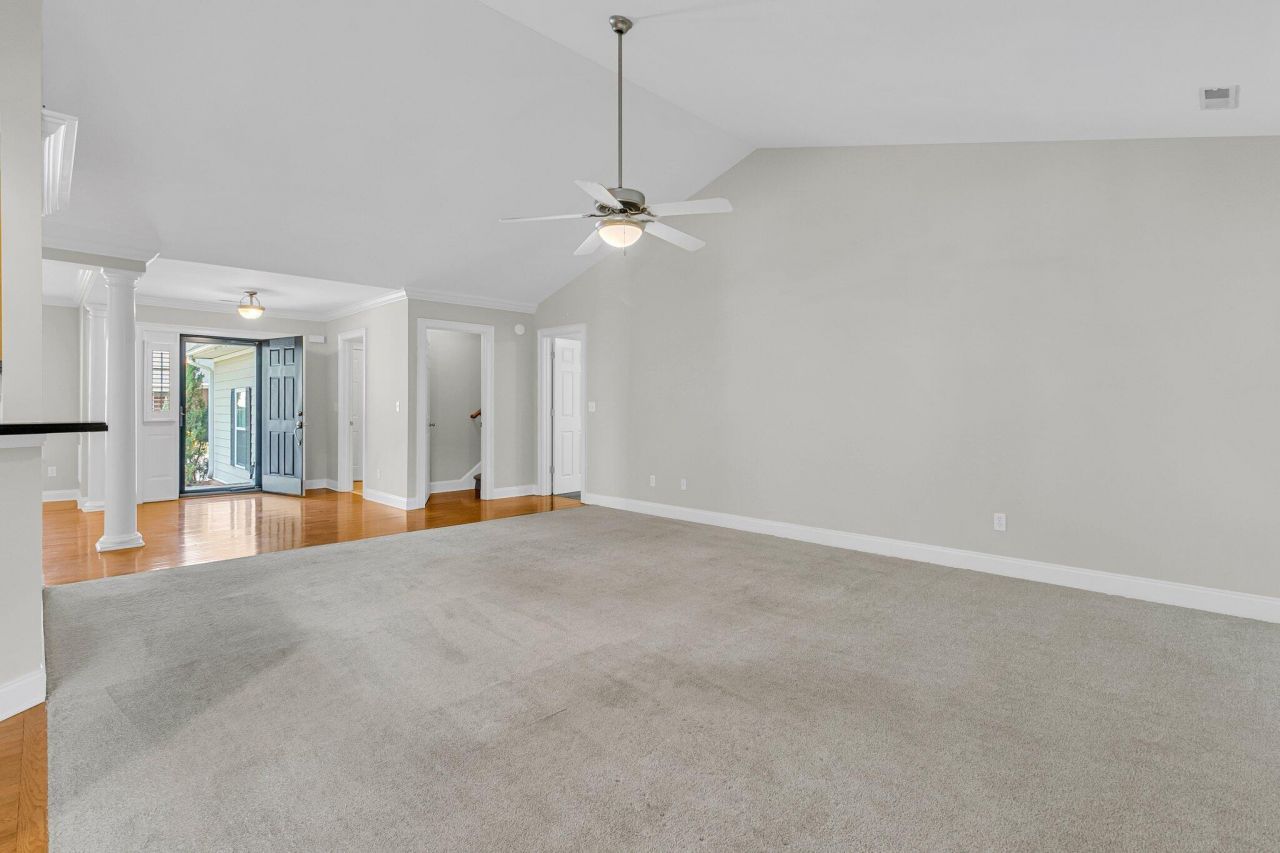 8618 Woodland Walk Photo 12