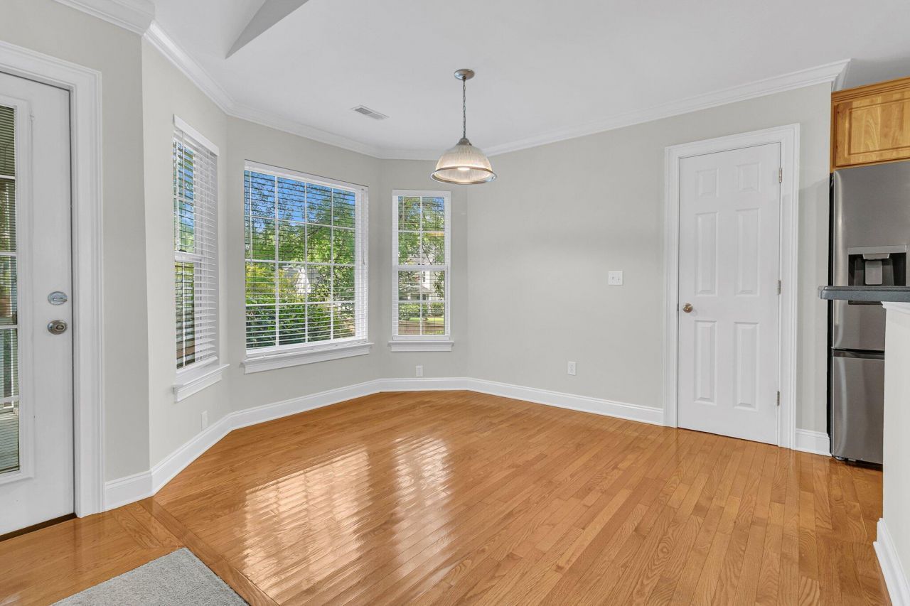 8618 Woodland Walk Photo 13