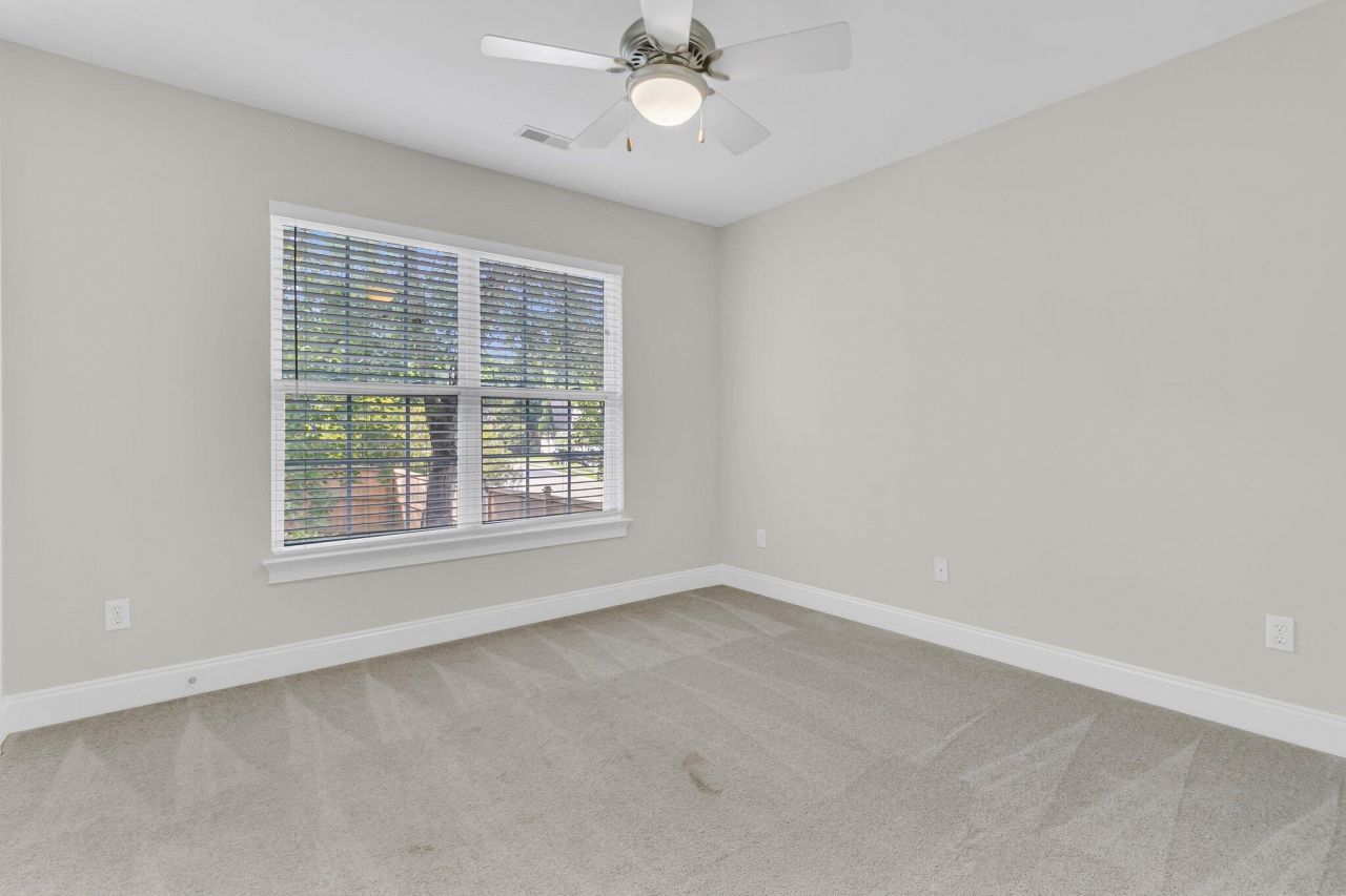 8618 Woodland Walk Photo 33