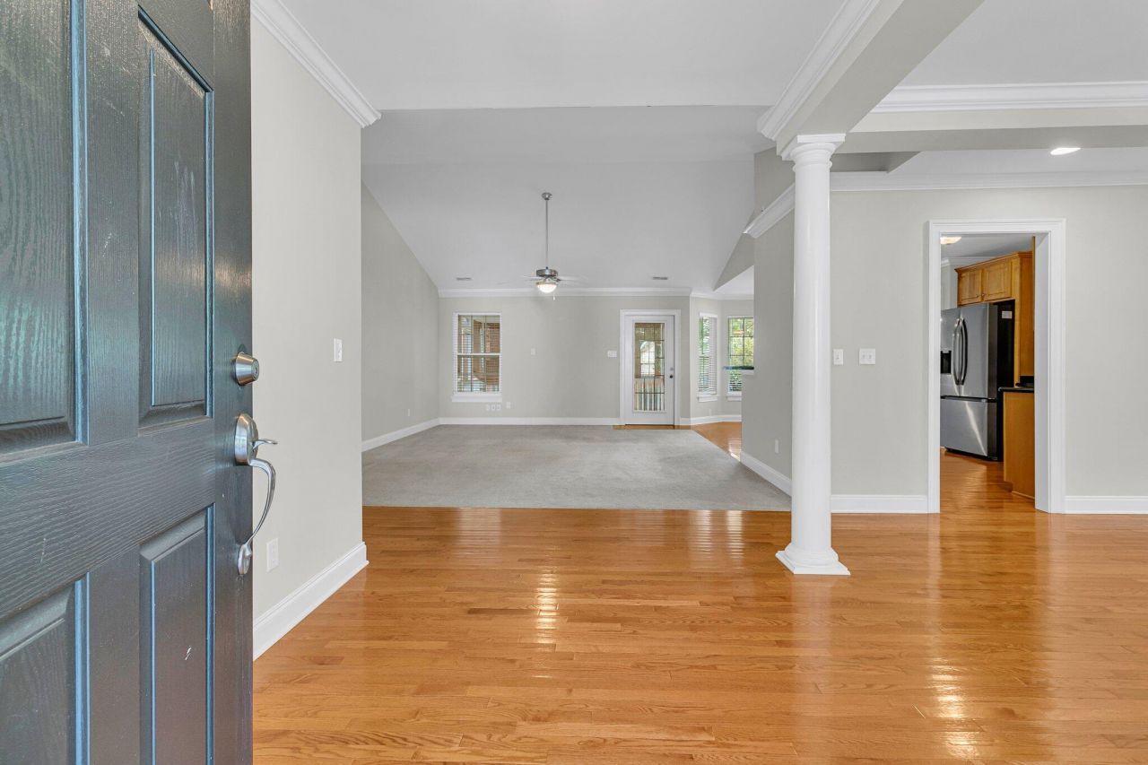 8618 Woodland Walk Photo 6