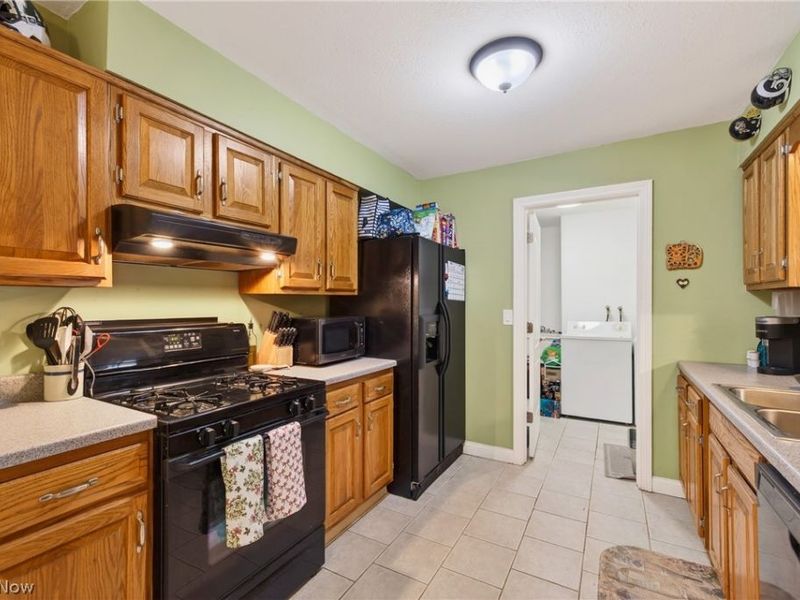 7519 Miami Road, Mentor on the Lake, OH 44060 Photo 12