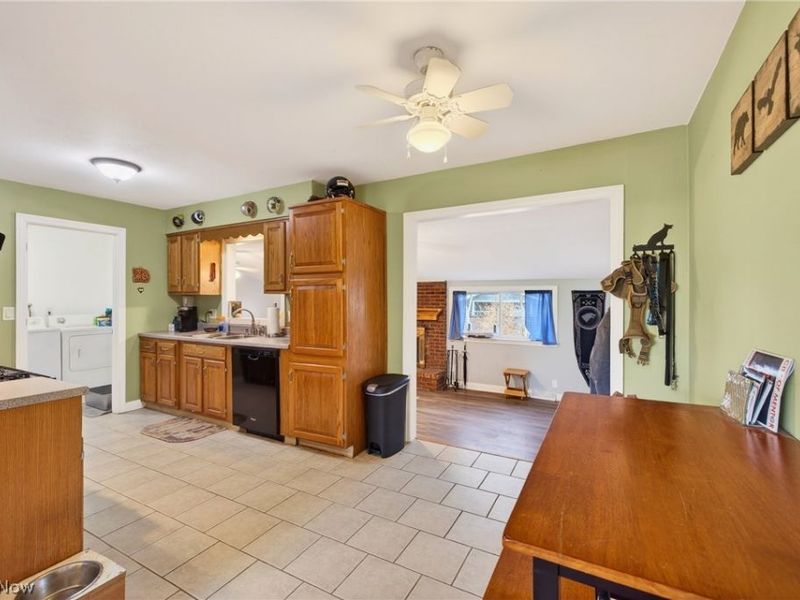 7519 Miami Road, Mentor on the Lake, OH 44060 Photo 8