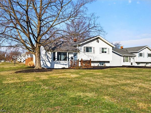 882 Bayridge Boulevard, Willowick, OH 44095
