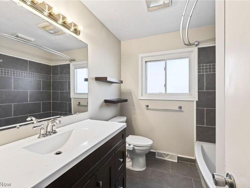 882 Bayridge Boulevard, Willowick, OH 44095 Photo 36