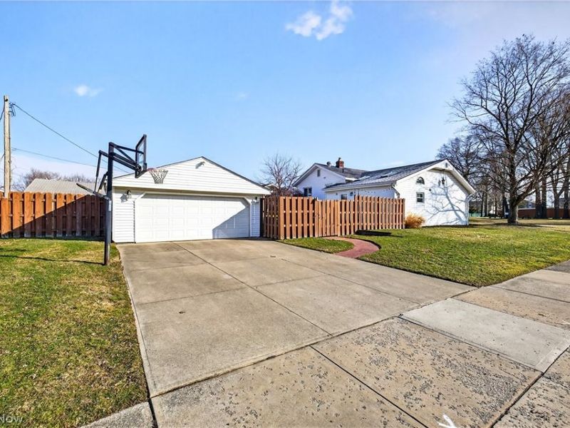 882 Bayridge Boulevard, Willowick, OH 44095 Photo 6