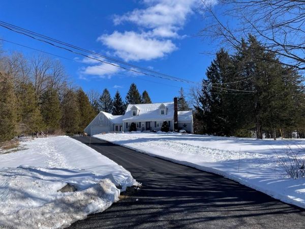 938 Potters Rd, Stillwater, NJ 07860