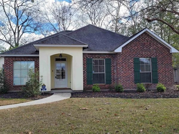 305 Lake Worth Dr, Baton Rouge, LA 70810
