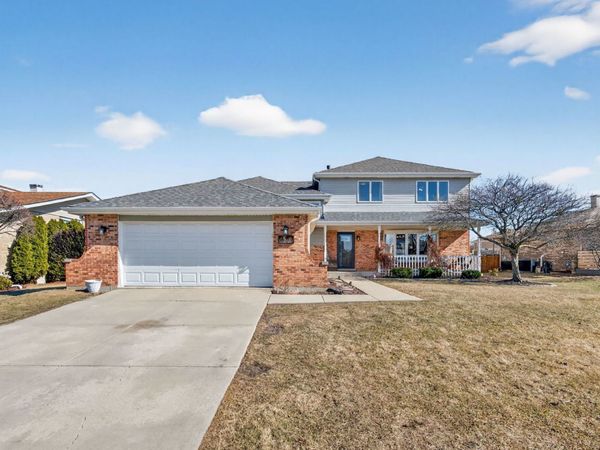 16319 Evergreen Drive, Tinley Park, IL 60477