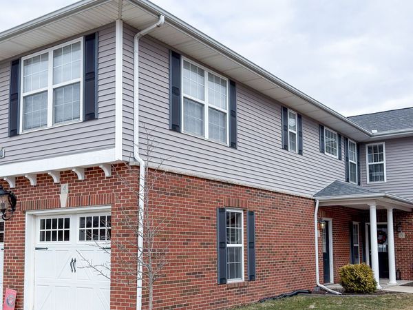 106 Essex Lane , Unit 4, Savoy, IL 61874