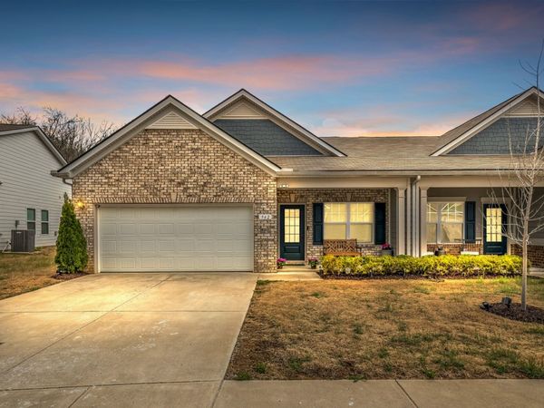 942 Millstream Dr N, Nashville, TN 37218