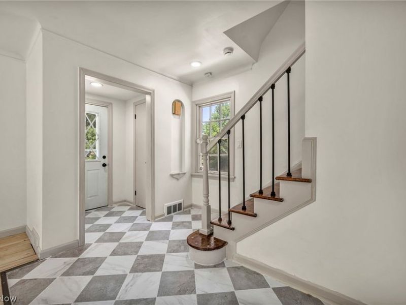 3635 Tolland Road, Shaker Heights, OH 44122 Photo 4