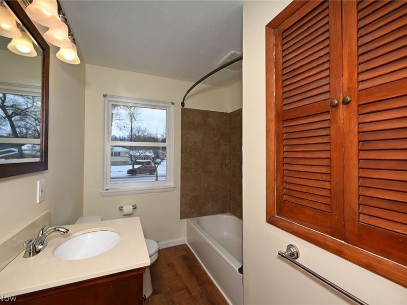 23993 Fairlawn Drive, North Olmsted, OH 44070 Photo 18