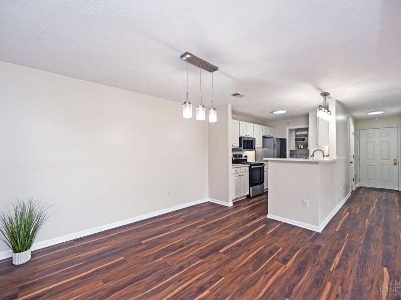 8390 Spring Valley Court, Unit 208, West Chester, OH 45069 Photo 13