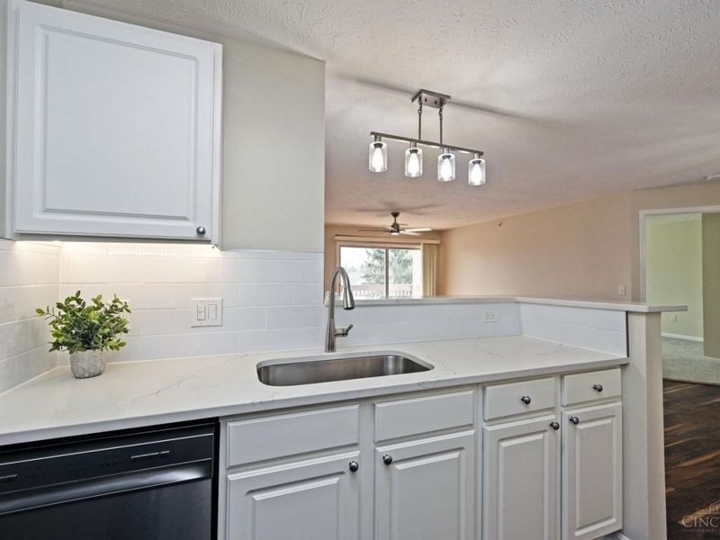 8390 Spring Valley Court, Unit 208, West Chester, OH 45069 Photo 17