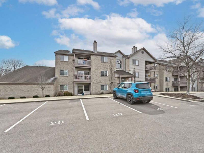 8390 Spring Valley Court, Unit 208, West Chester, OH 45069 Photo 2