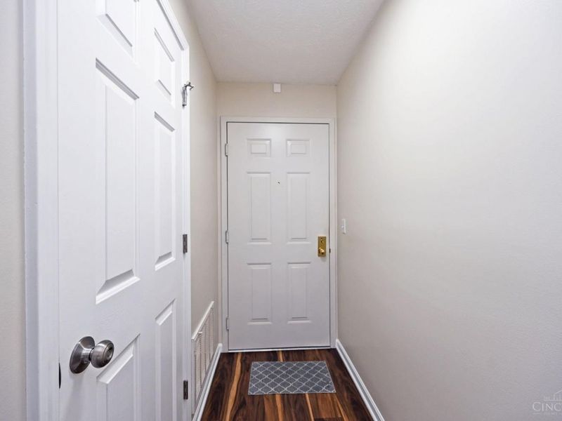 8390 Spring Valley Court, Unit 208, West Chester, OH 45069 Photo 7