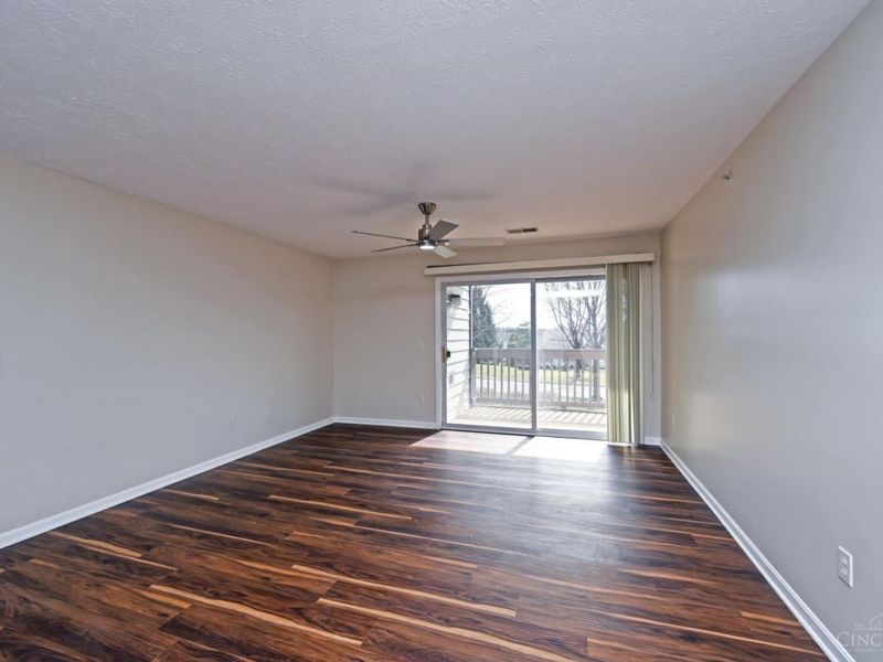8390 Spring Valley Court, Unit 208, West Chester, OH 45069 Photo 9