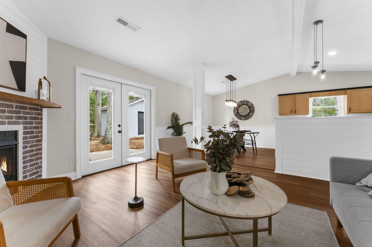 1690 Nantahala Boulevard Photo 4