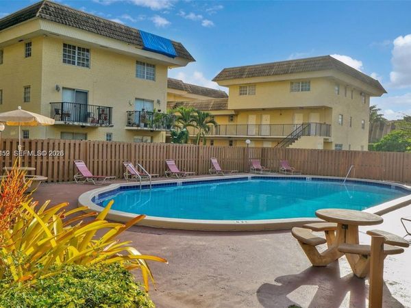 8500 SW 109 Ave , Unit 6-102, Miami, FL 33173