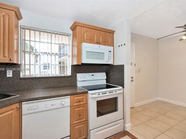 8500 SW 109 Ave, Unit 6-102, Miami, FL 33173
