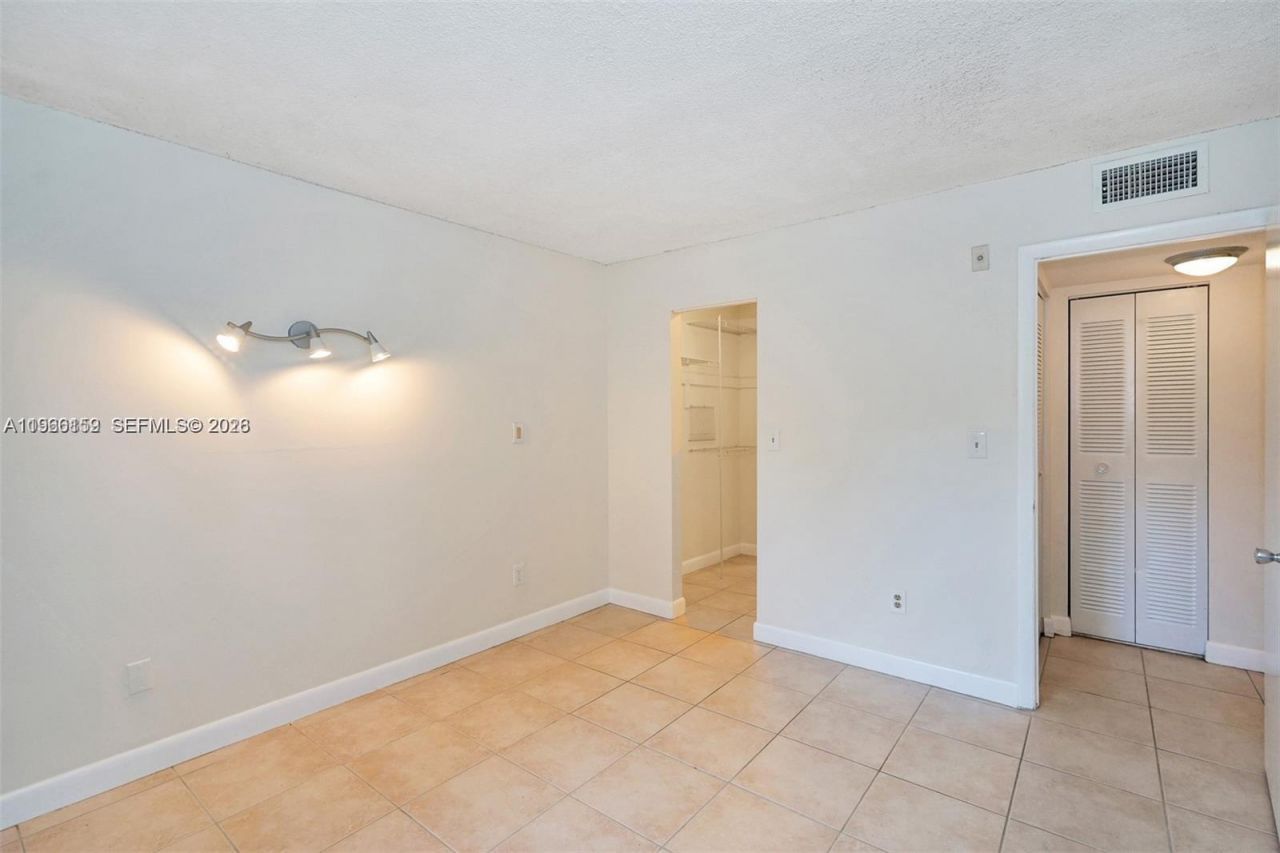 8500 SW 109 Ave, Unit 6-102, Miami, FL 33173 Photo