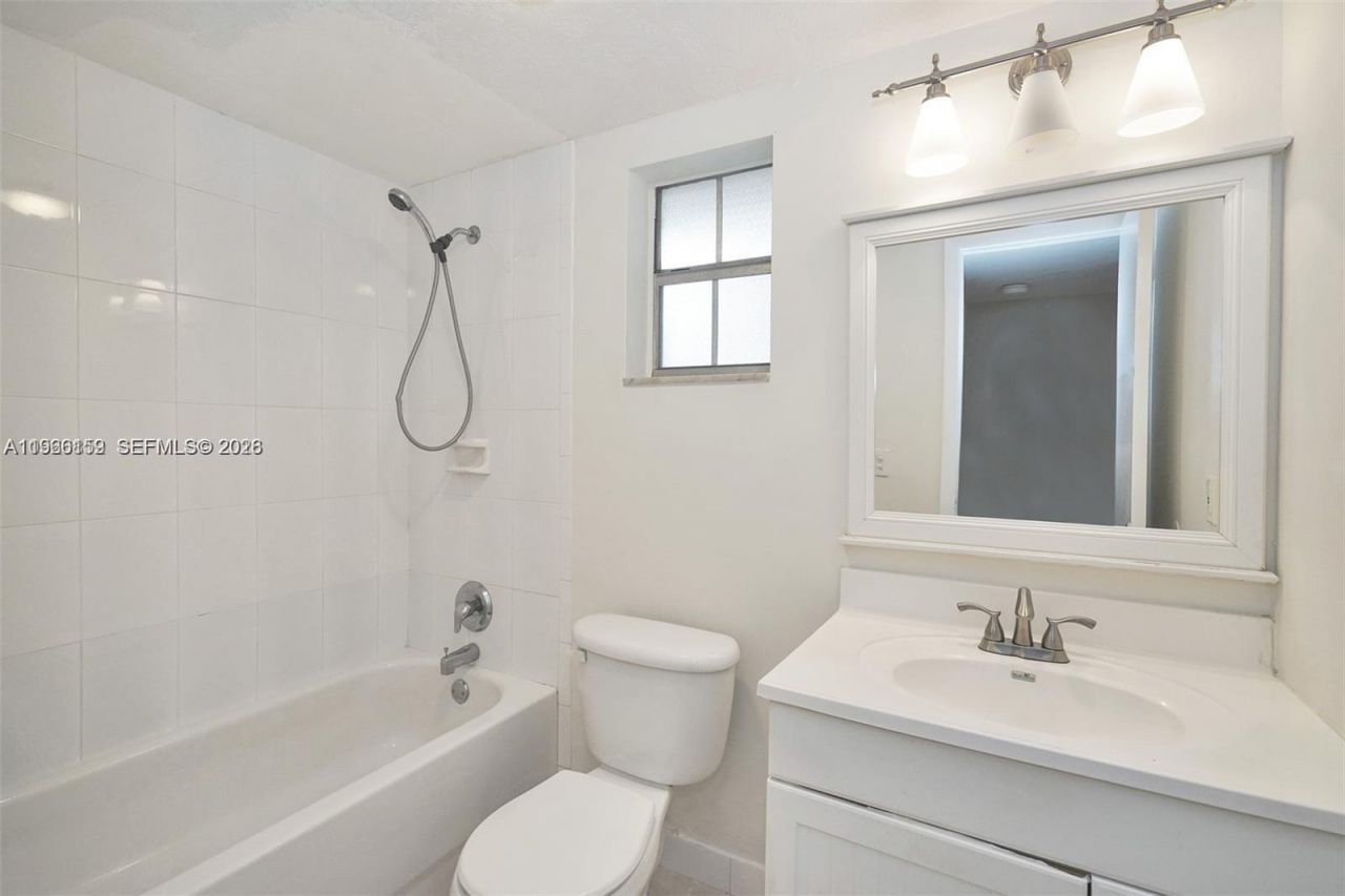 8500 SW 109 Ave, Unit 6-102, Miami, FL 33173 Photo