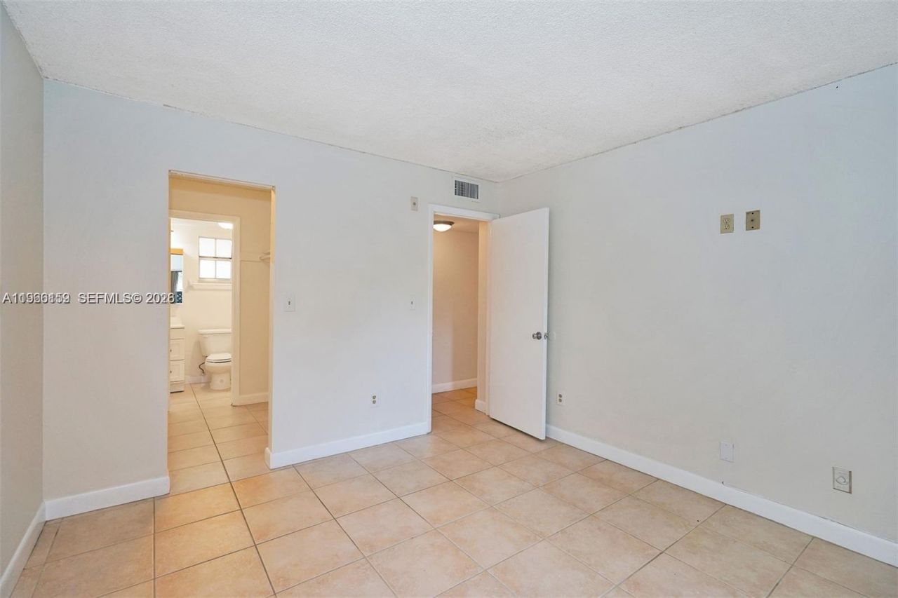 8500 SW 109 Ave , Unit 6-102, Miami, FL 33173 Photo