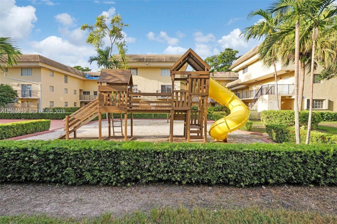 8500 SW 109 Ave, Unit 6-102, Miami, FL 33173 Photo