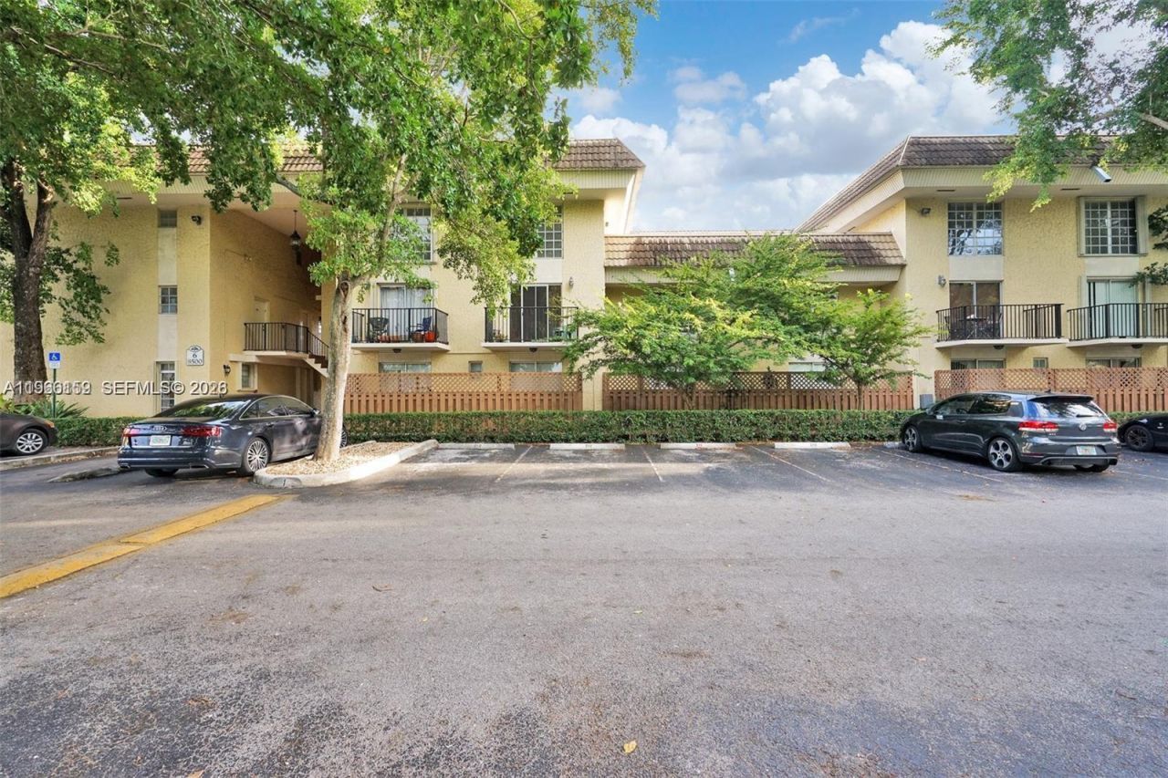 8500 SW 109 Ave, Unit 6-102, Miami, FL 33173 Photo