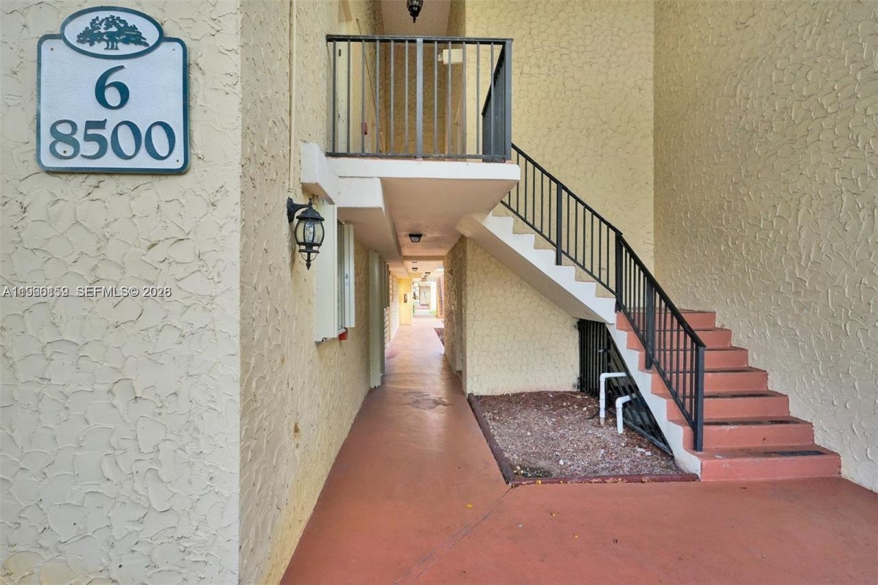 8500 SW 109 Ave, Unit 6-102, Miami, FL 33173 Photo