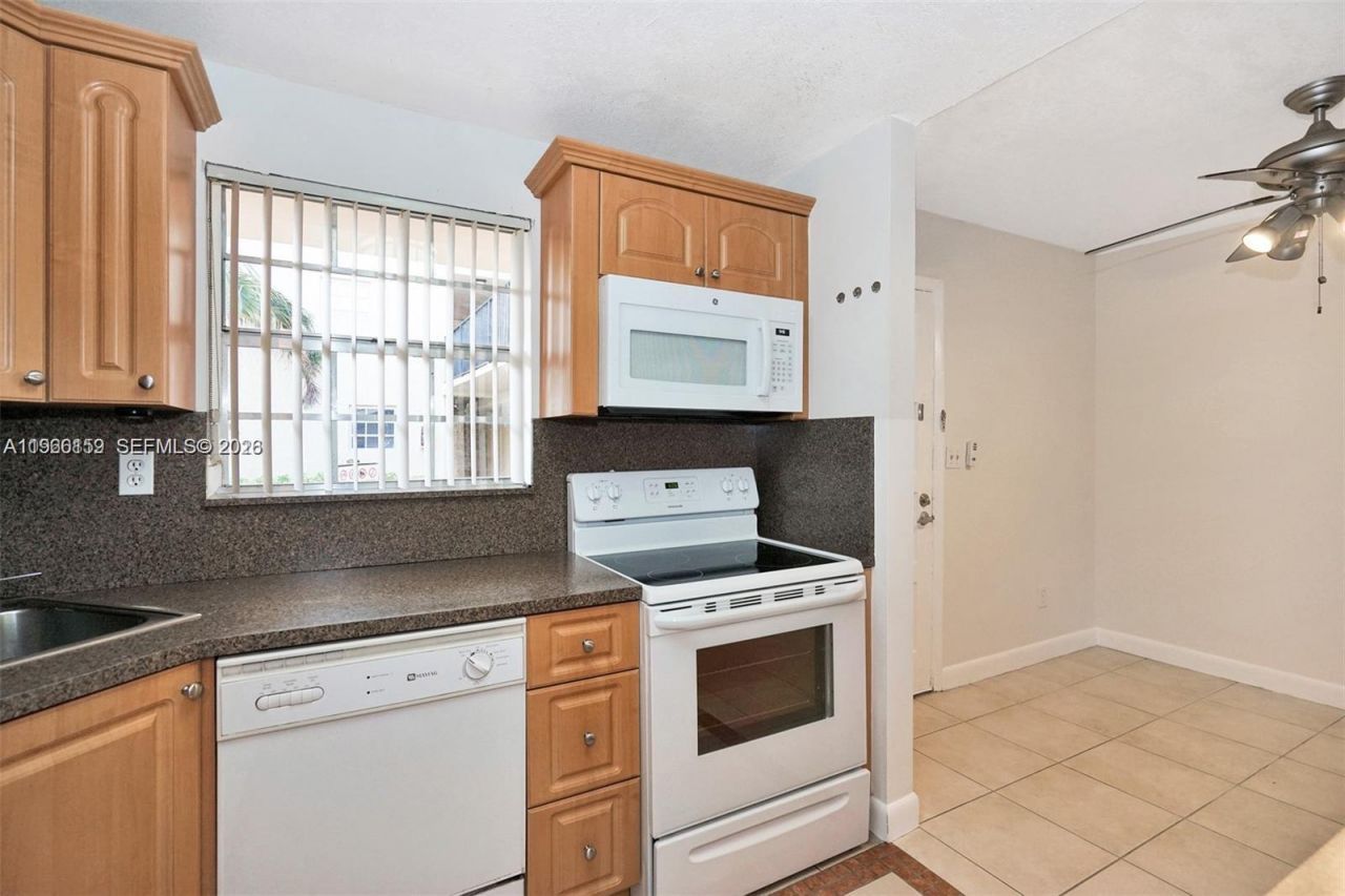 8500 SW 109 Ave, Unit 6-102, Miami, FL 33173 Photo