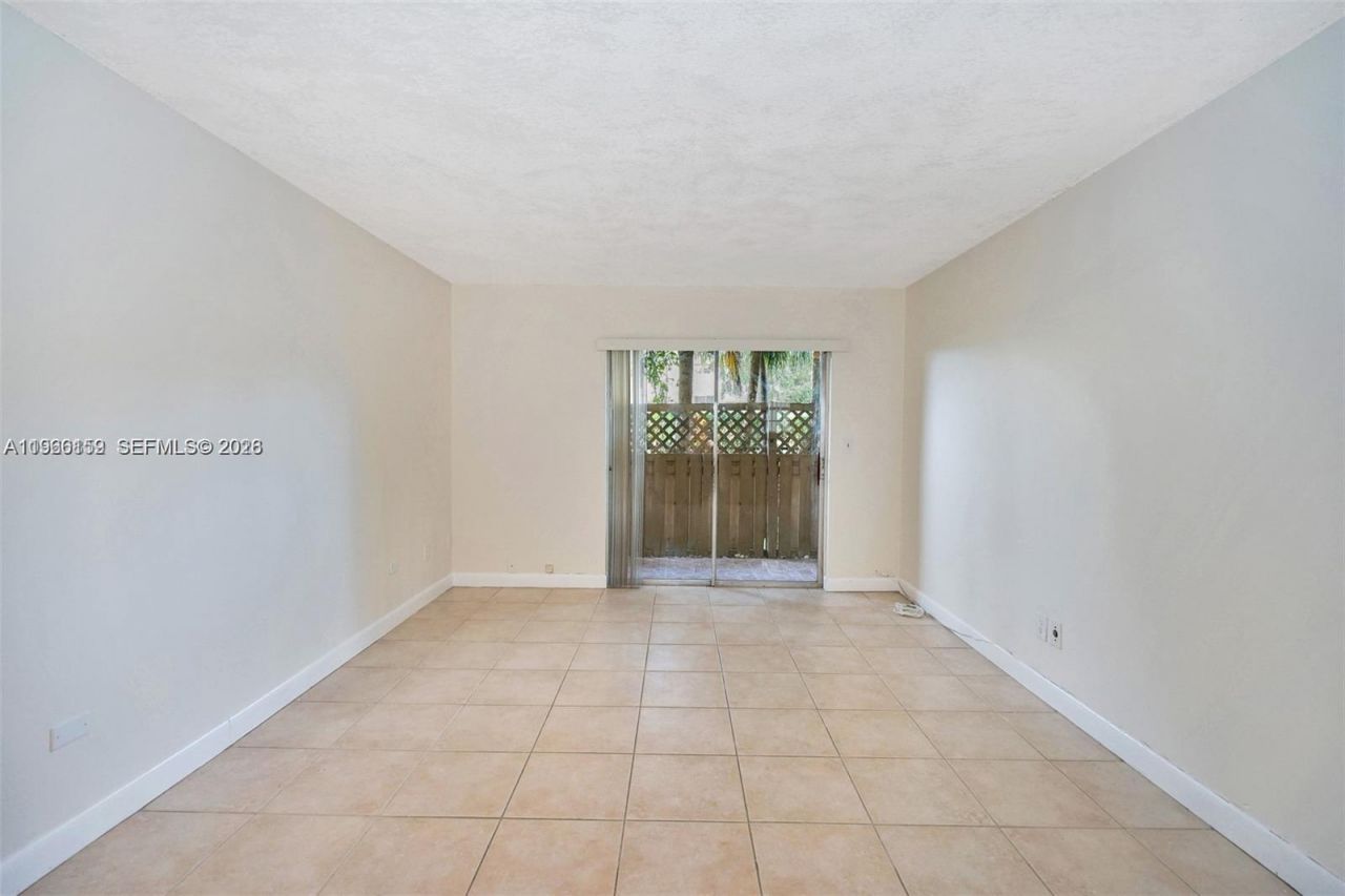 8500 SW 109 Ave, Unit 6-102, Miami, FL 33173 Photo