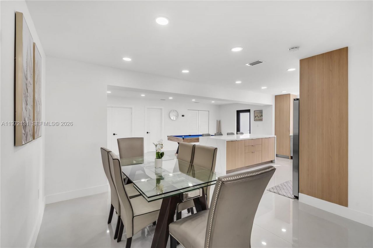 348 NE 117th St, Miami, FL 33161 Photo